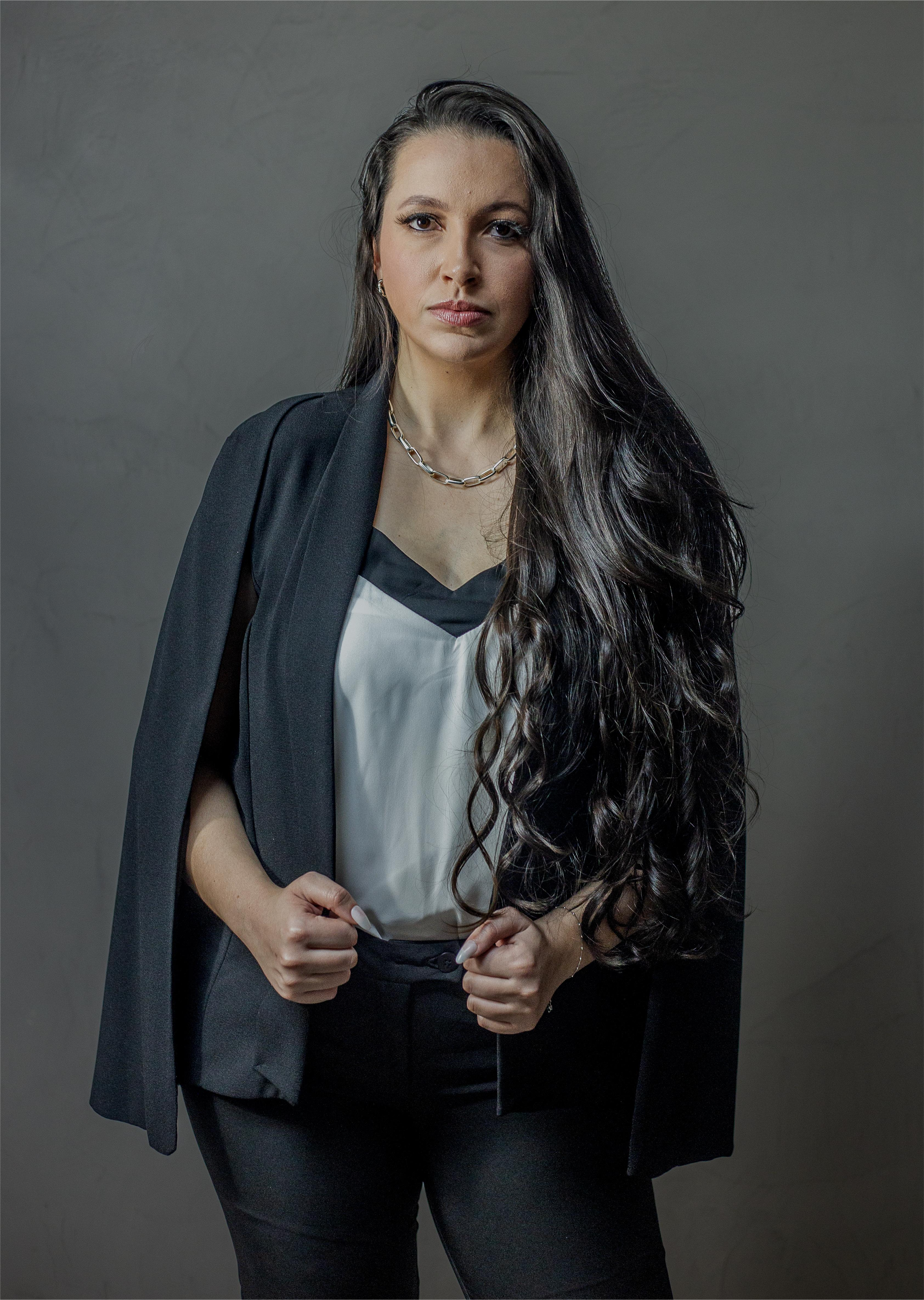 Dra. Ingrid 
Gonçalves