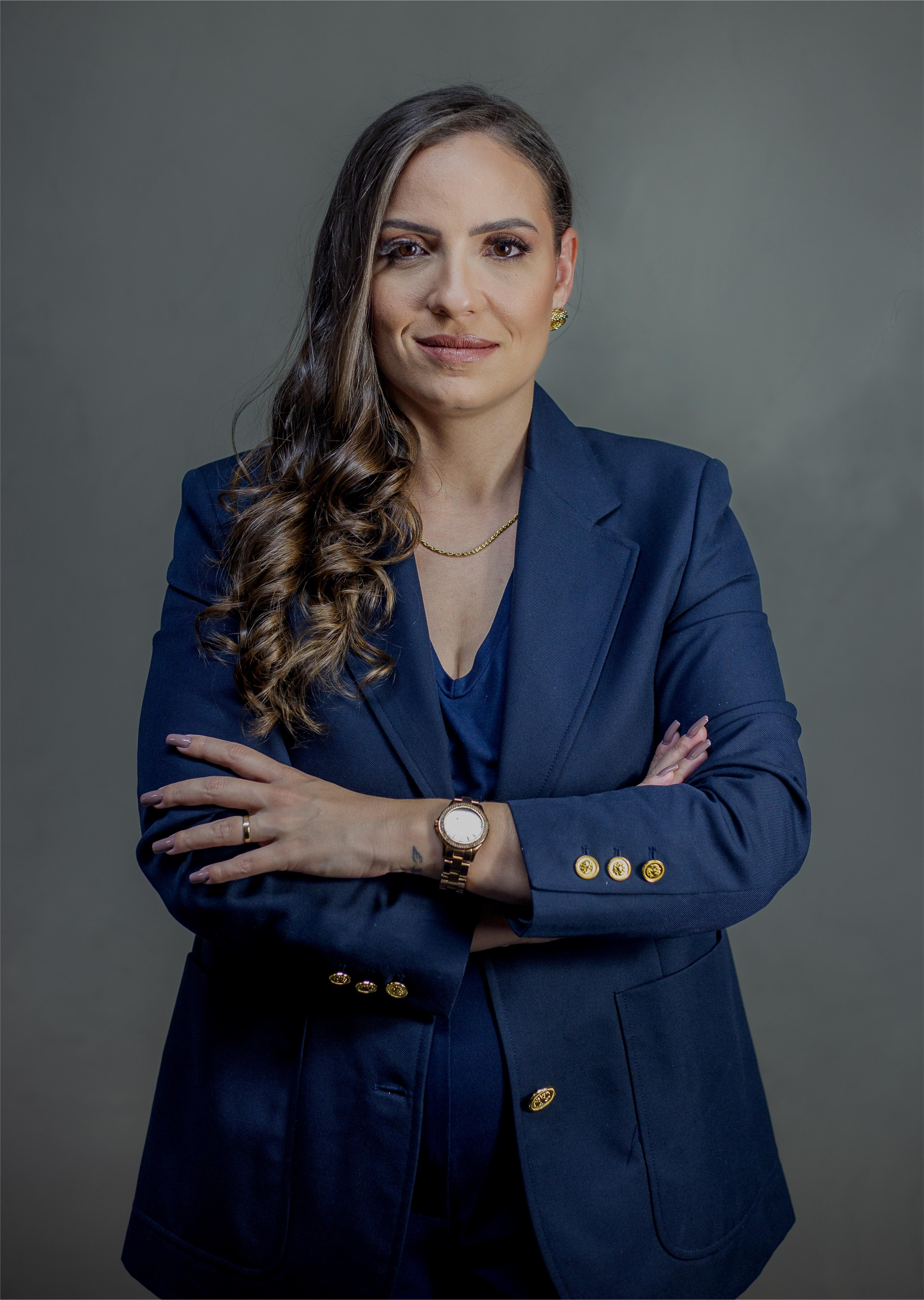 Dra. Marina 
Lemes Teixeira